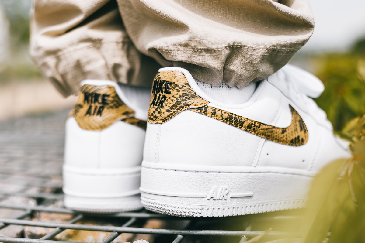 Nike air force 1 low retro premium qs store ivory snake